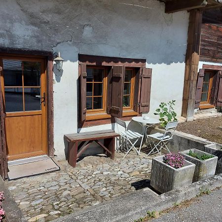 Appartement Voute En Gruyere Dans L'Intyamon Enney Exteriér fotografie