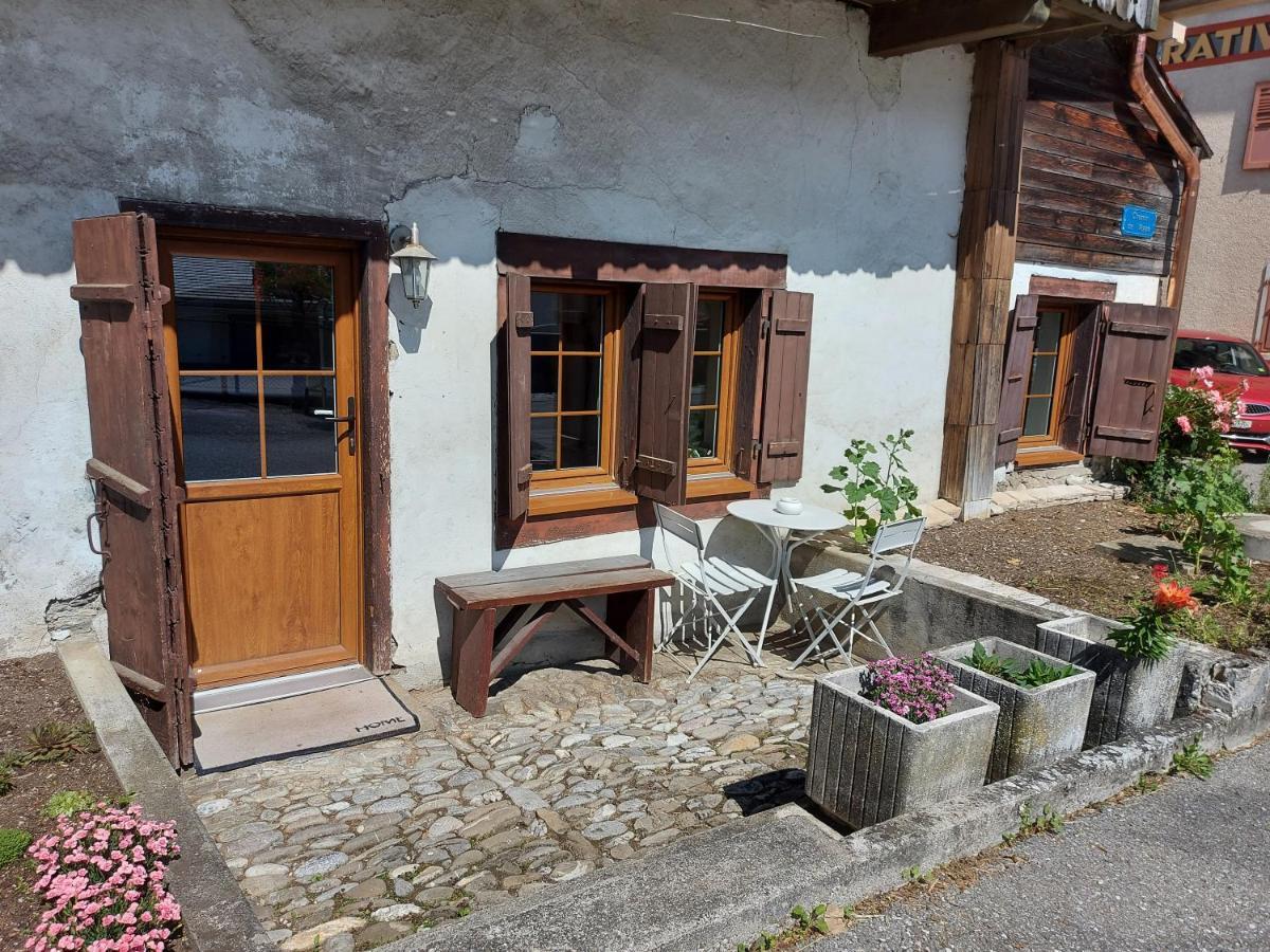 Appartement Voute En Gruyere Dans L'Intyamon Enney Exteriér fotografie