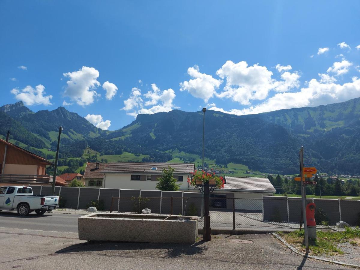 Appartement Voute En Gruyere Dans L'Intyamon Enney Exteriér fotografie