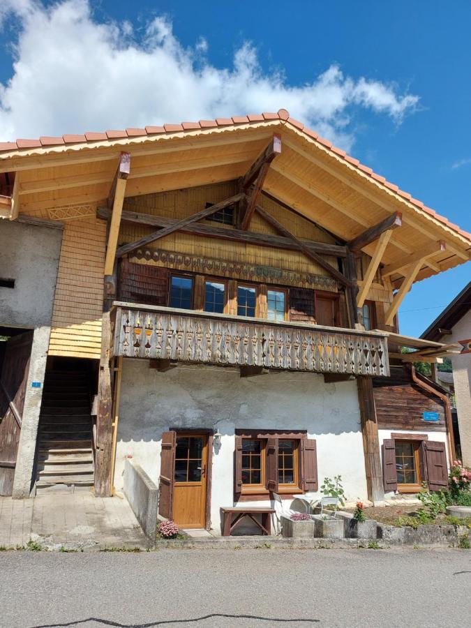 Appartement Voute En Gruyere Dans L'Intyamon Enney Exteriér fotografie